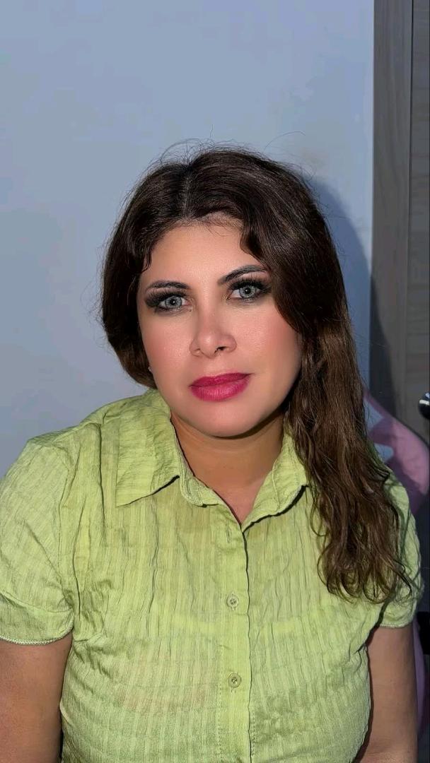 Cata from Ecuador, on the video chat roulette right now